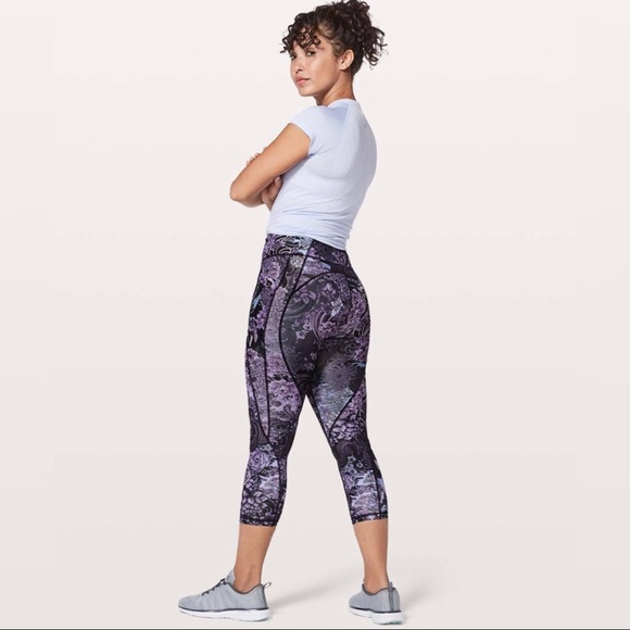 Lululemon Time To Sweat Crop *23" - Picture 5 of 9